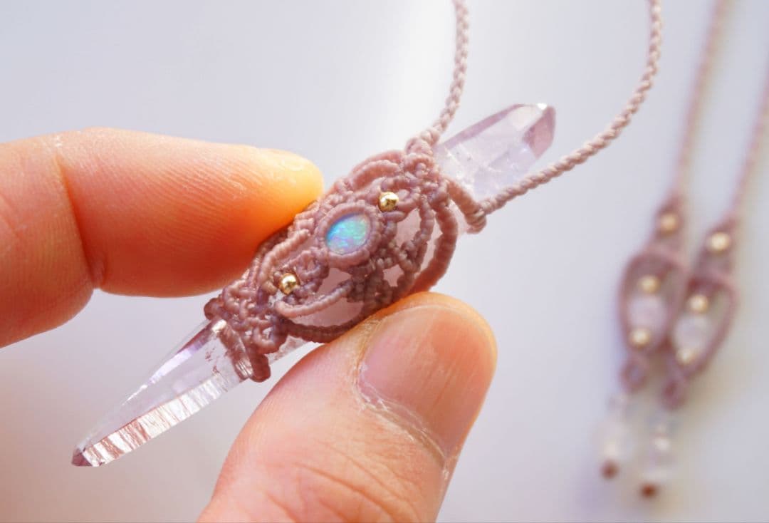 両剣ベラクルスアメジストポイント　エチオピア産オパール　マクラメ　ネックレス