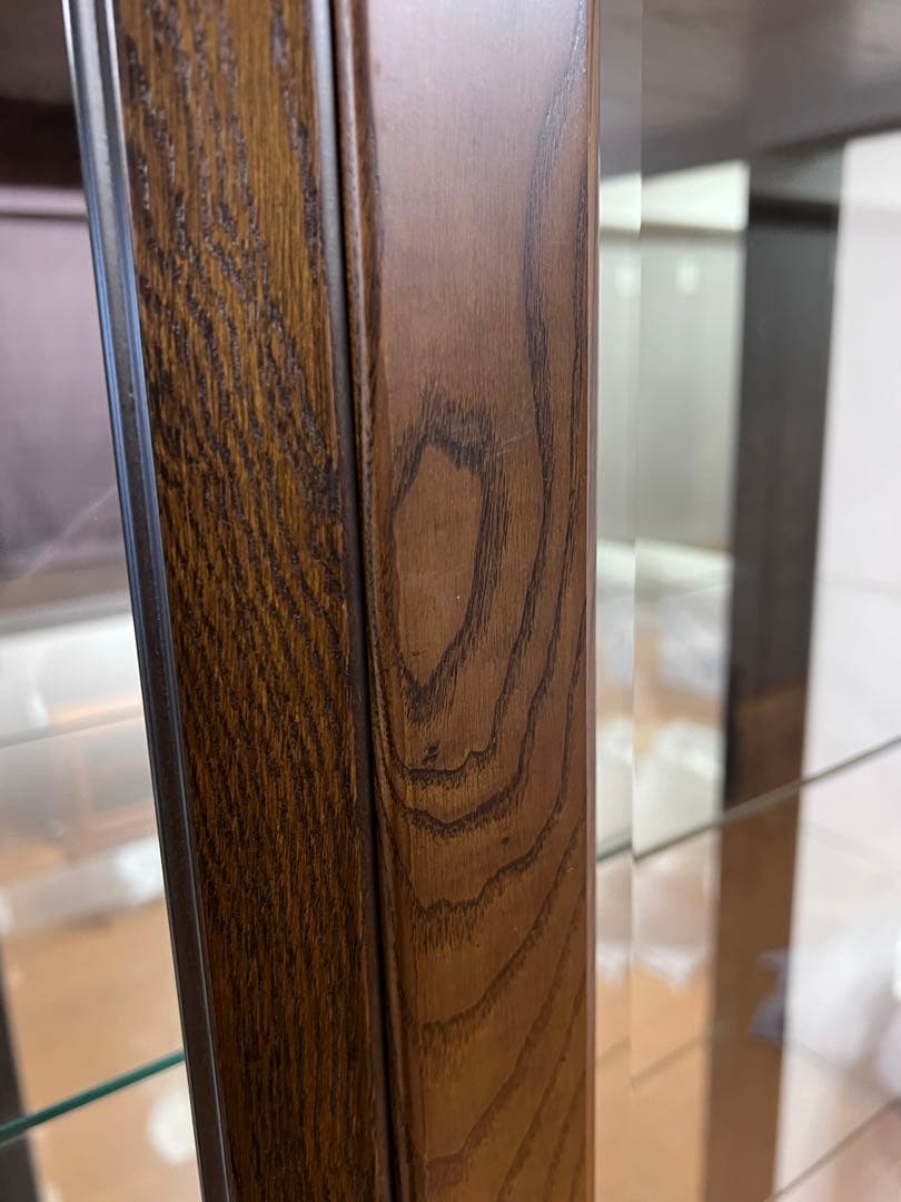 飾り棚　ガラス張り