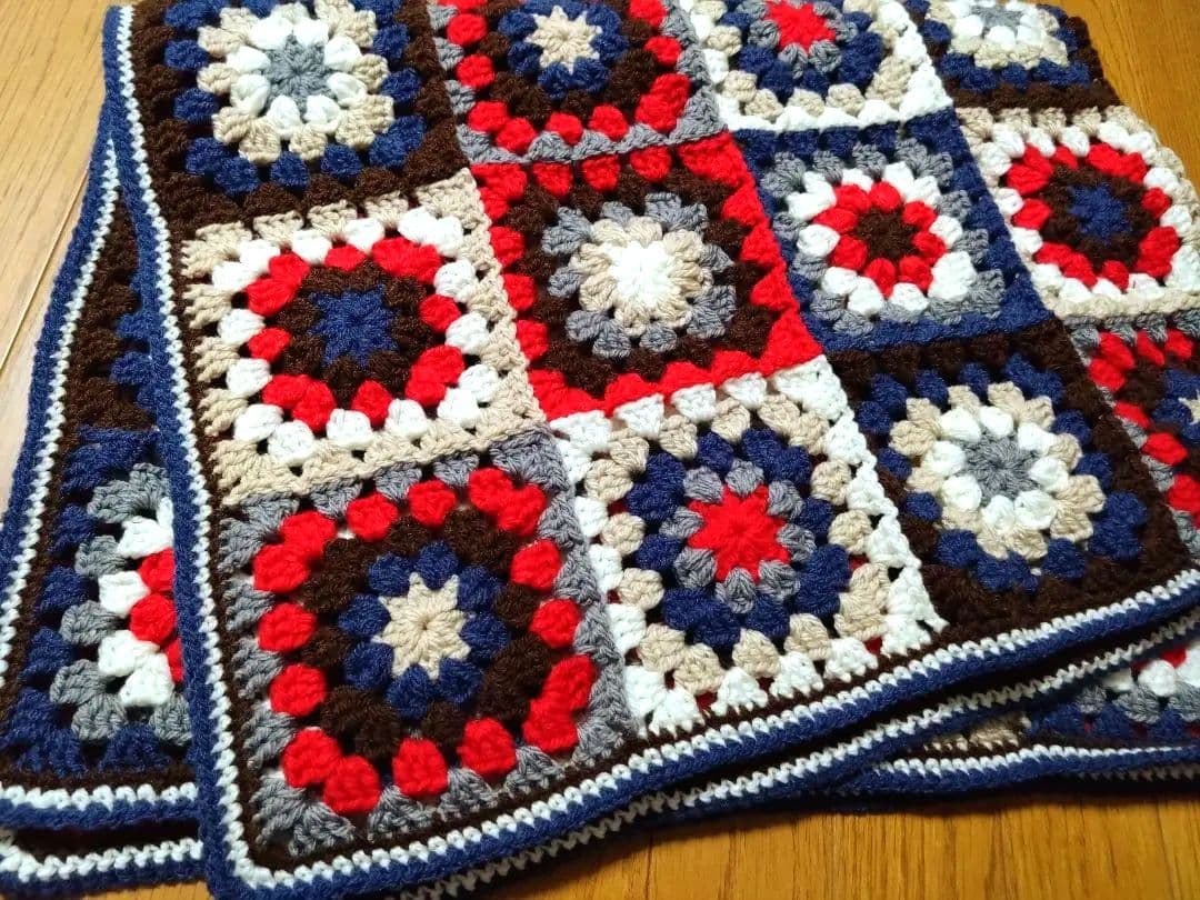 グラニースクエアモチーフのマルチブランケット