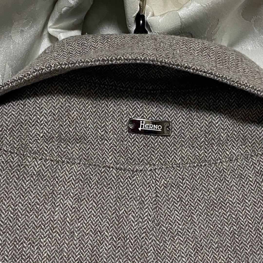 ヘルノ　中綿入りコート　サイズ50 袖詰めあり？