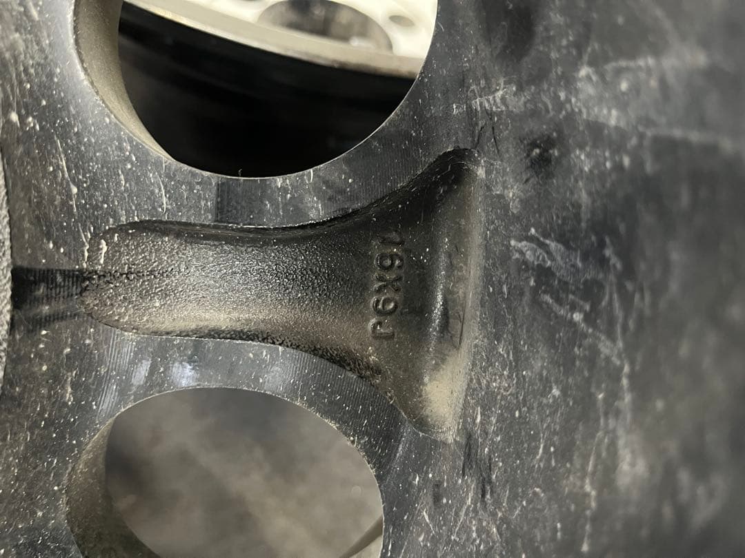 YUTAミッキートンプソン風16インチホイール