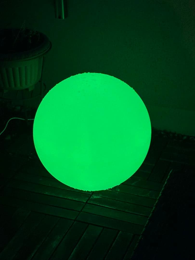 ソーラー式球形ライト 色変化 led イルミネーション　青　赤　黄色　白　ピンク