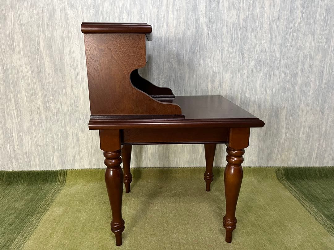 フランスベッド社製　ナイトテーブル