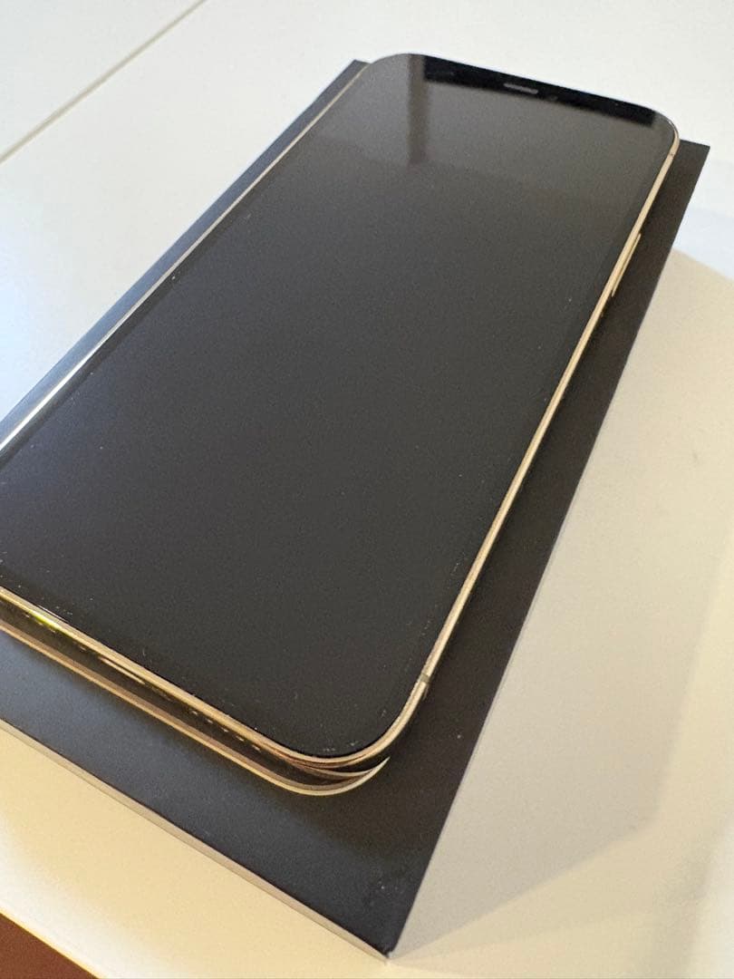 美品　Apple iPhone 12 Pro ゴールド 本体