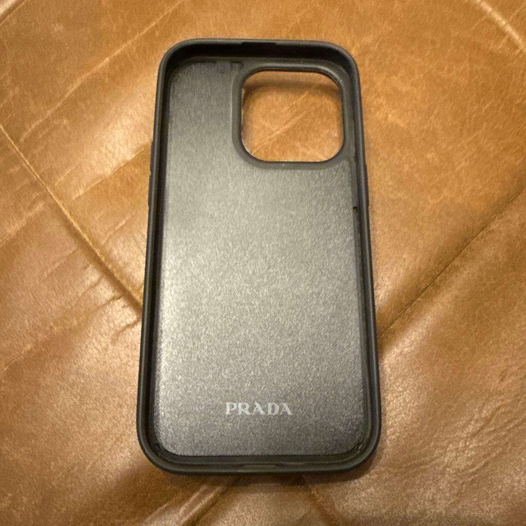 PRADA ファー iPhone14pro ケース