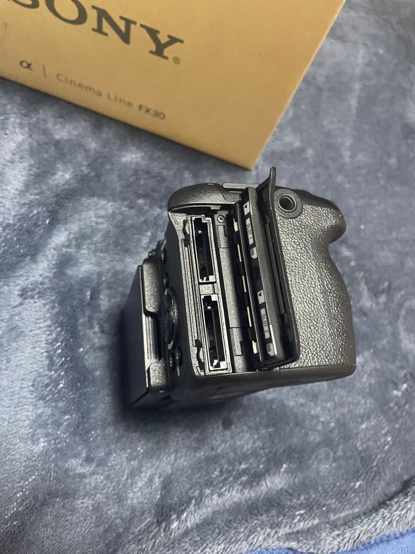 SONY Cinema Line FX30 本体　リグ&E16-50レンズ付き