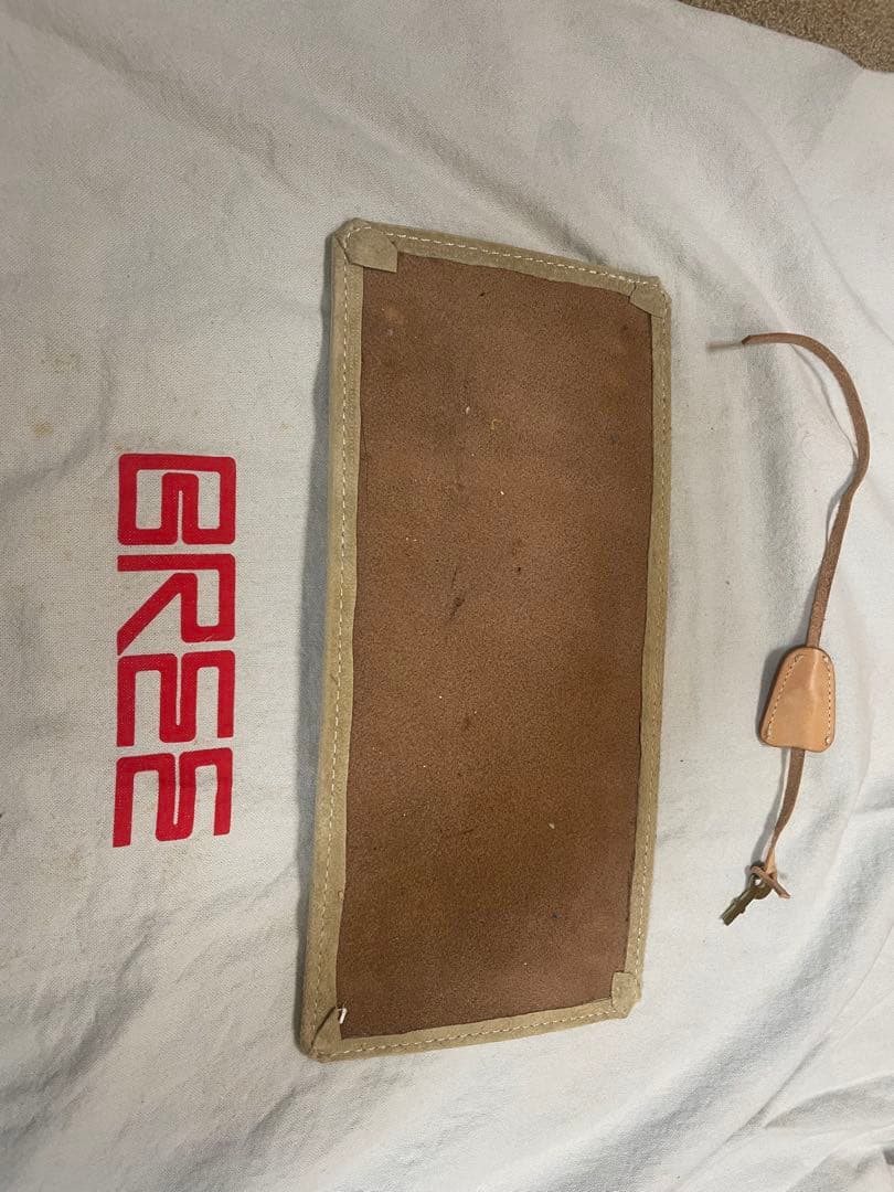 BREE ダレスバッグ　ヌメ革ショルダーバッグ　底板有り