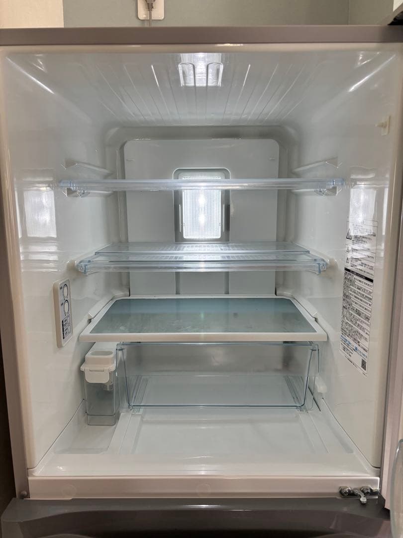 東芝 冷蔵庫 VEGETA GR-M33S(330L・右開き) 2018年