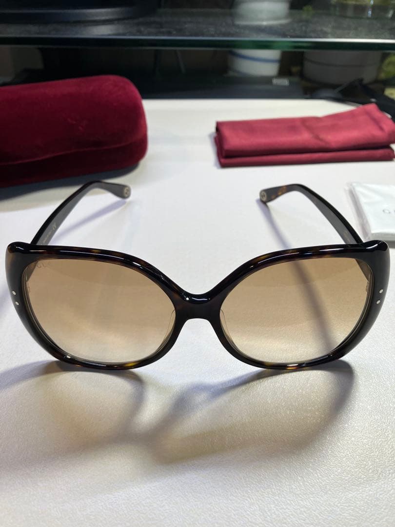 GUCCI グッチ GG0472SA ロゴ サングラス 未使用に近い✨