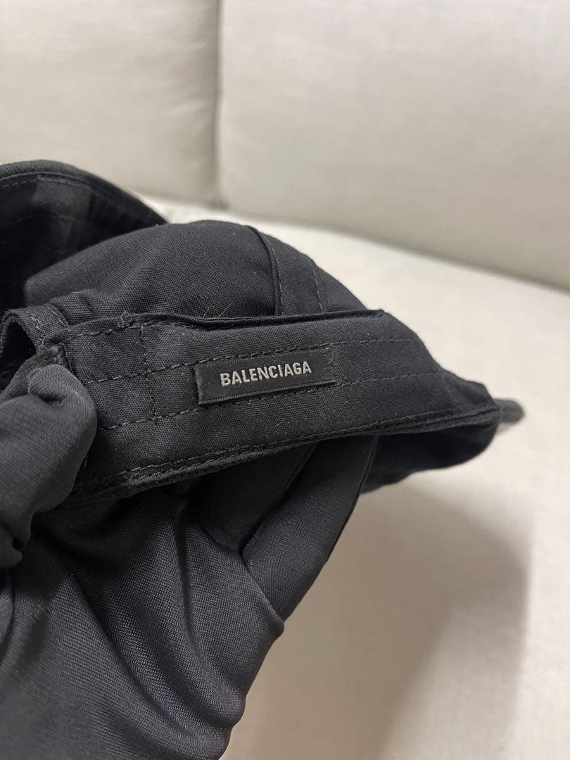 未使用品正規BALENCIAGA LEDライト付きキャップ ベースボールキャップ
