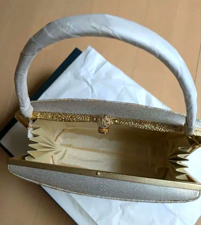 ★★いまさん★★　新品未開封　西陣織　正絹帯地　和装用バッグと草履セット