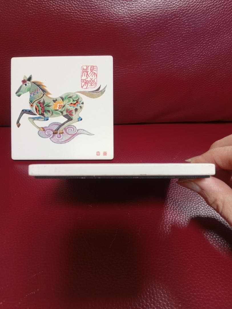 鮮やかで繊細な色彩の竜と馬の装飾プレート 縁起物 インテリア 置物