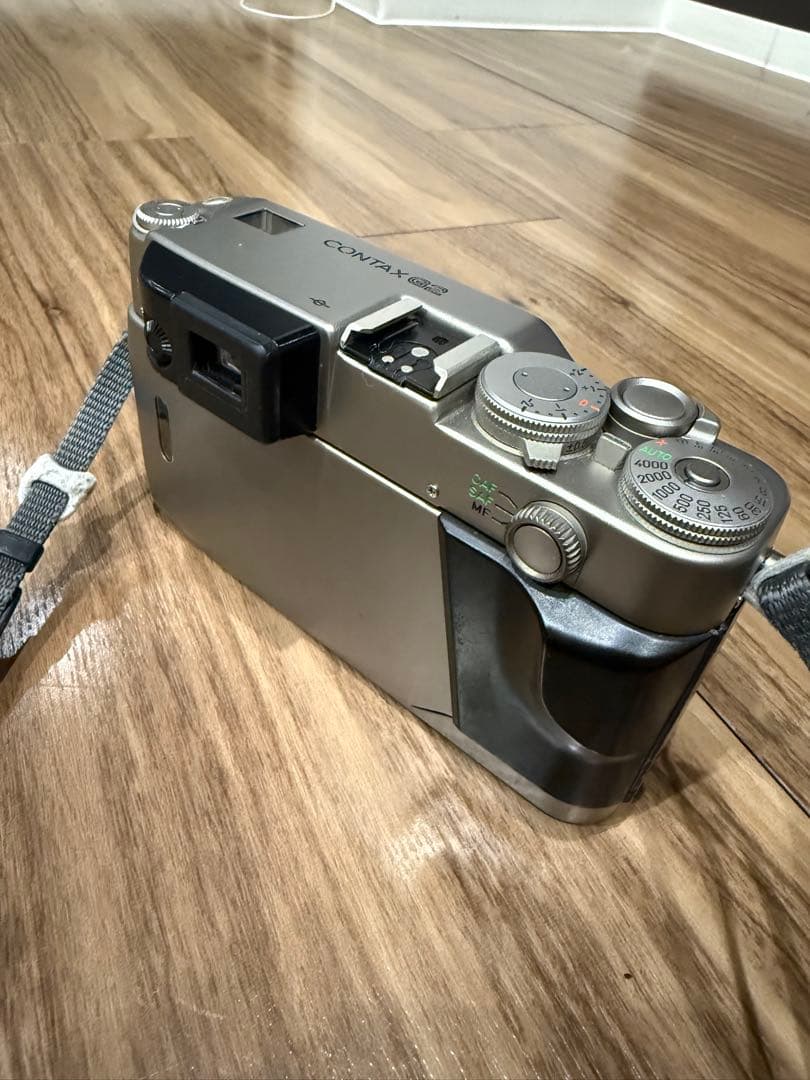 CONTAX G2本体、Carl Zeiss レンズ×3、ストロボ、各種ケース