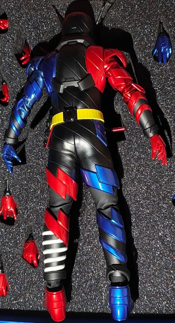 RAH GENESIS　仮面ライダービルド ラビットタンクフォーム　開封品