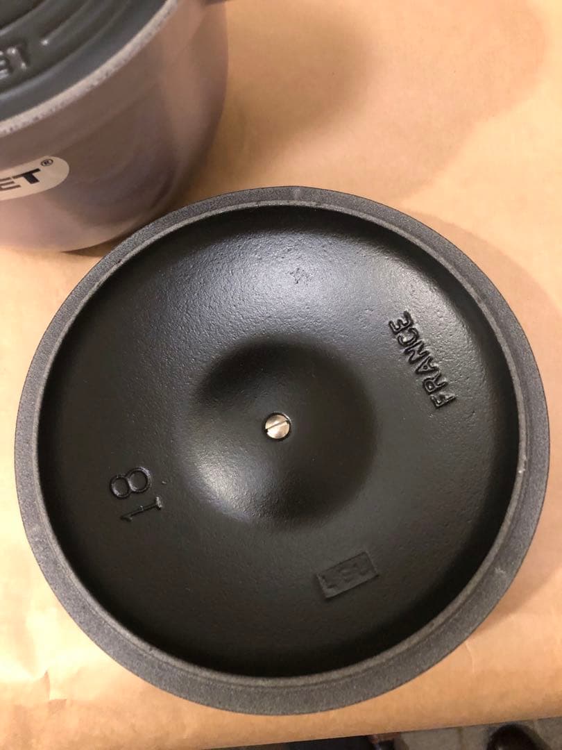 未使用　ルクルーゼ ココット エブリィ ブルーベルパープル 18鍋インナーリッド