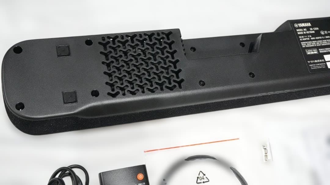 YAMAHA サウンドバー SR-C20A　PCモニター下やTVの下に丁度いい！