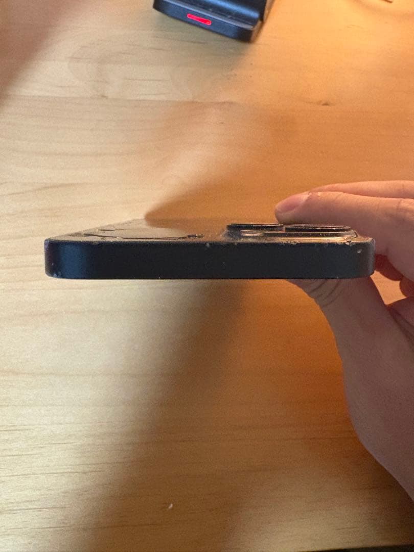 iPhone 13ブルー