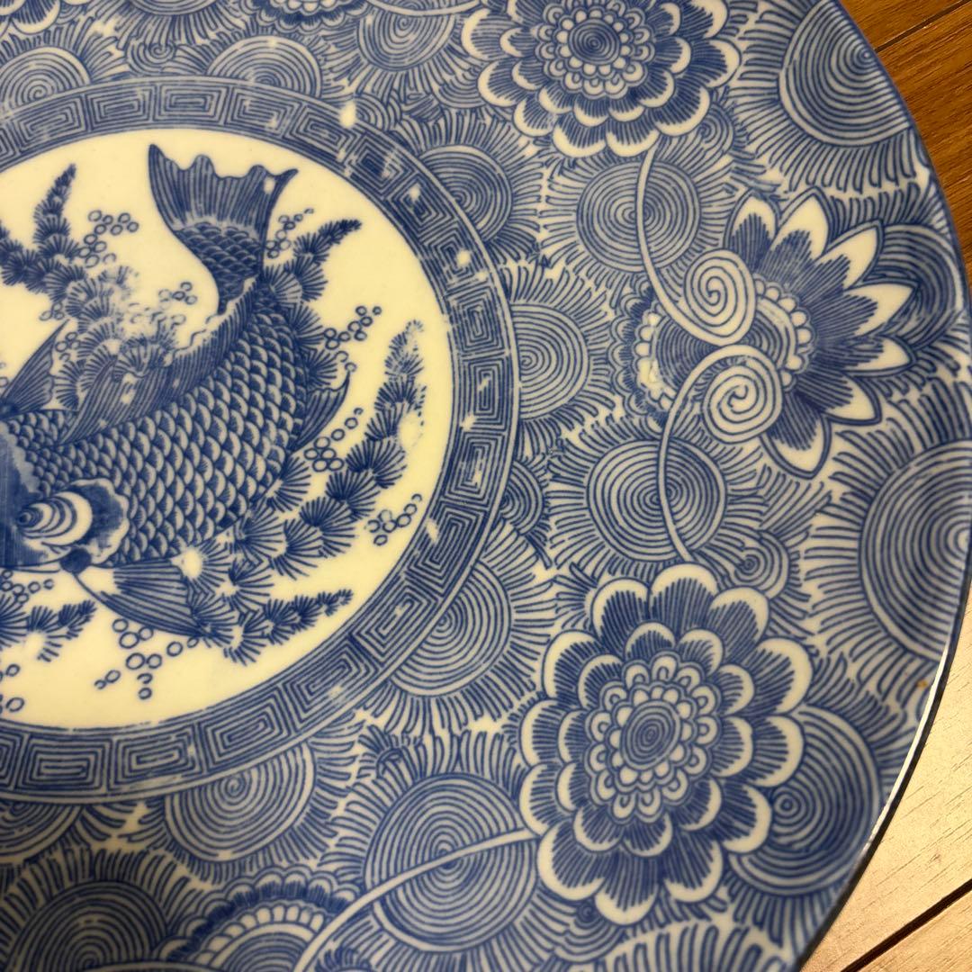 骨董　青い花柄 魚の装飾皿　大皿