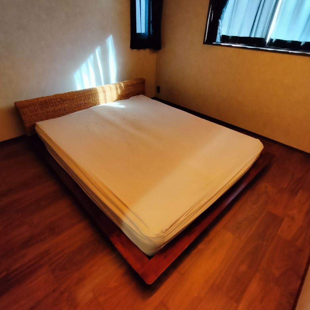 【フレンチ茶】クイーンサイズ　ベットフレーム ＆ マットレス　カバーあり