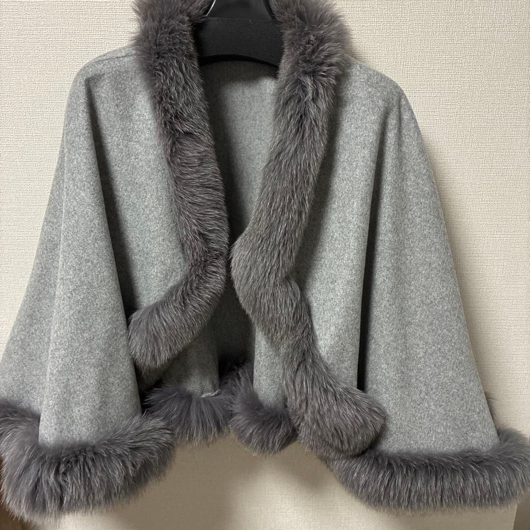 高級カシミヤファー付きグレーケープコート