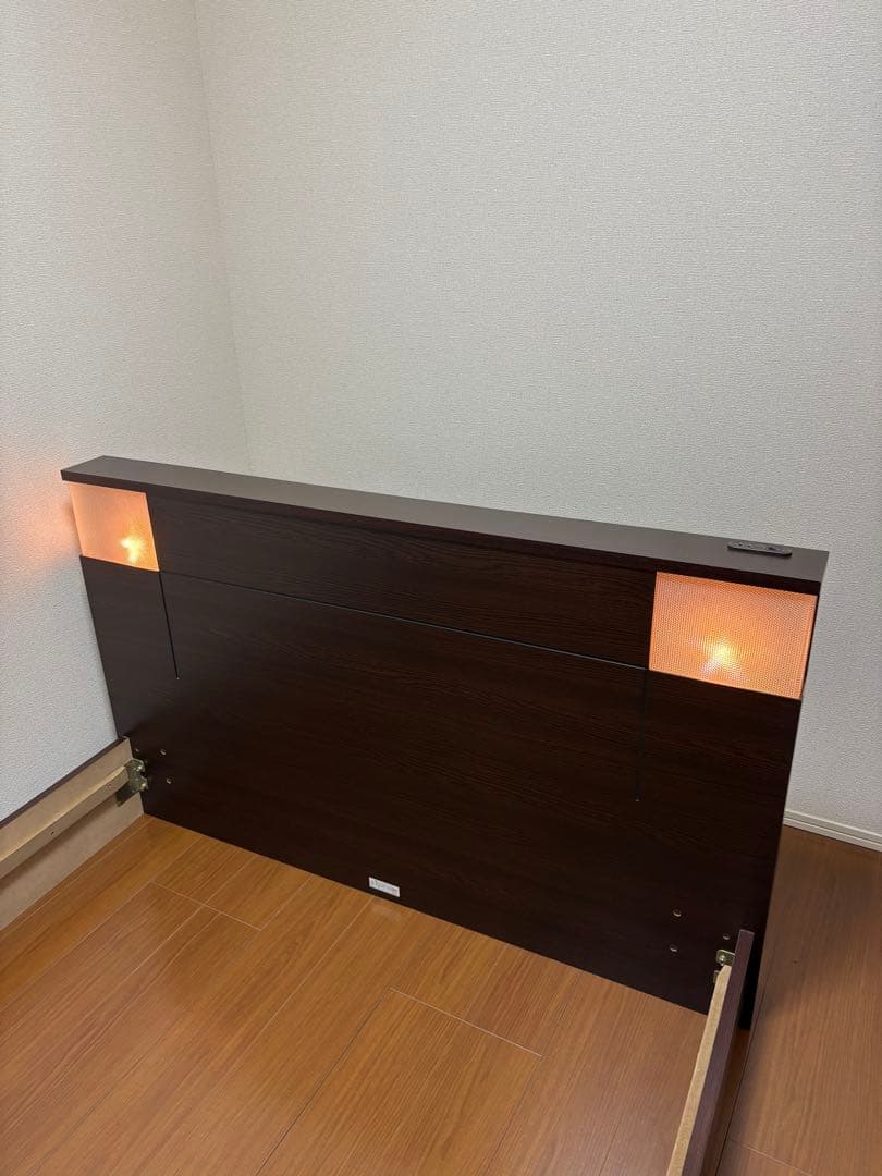 ダークブラウン ダブルベッドフレーム LEDライト付き【引き取り可能】