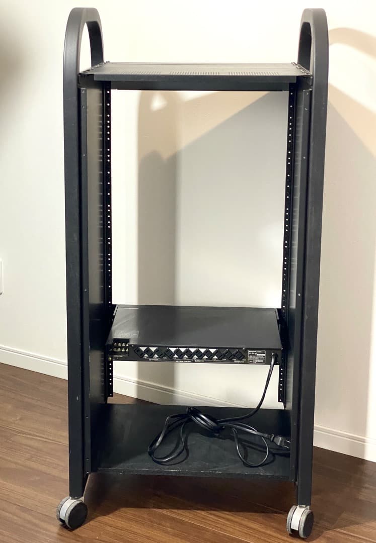 I*P様 動作品 RAMSA WU-L61 電源+システム ラック マウント用キ