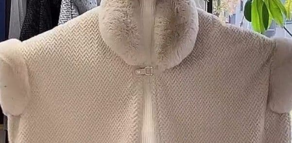 ISHIKAWA-LABO（イシカワラボ）ファー付きポンチョ【タグ付き】ベージュ