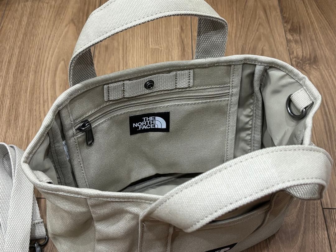 韓国ノースフェイス＊THE NORTH FACE＊ショルダーバッグ＊ベージュ