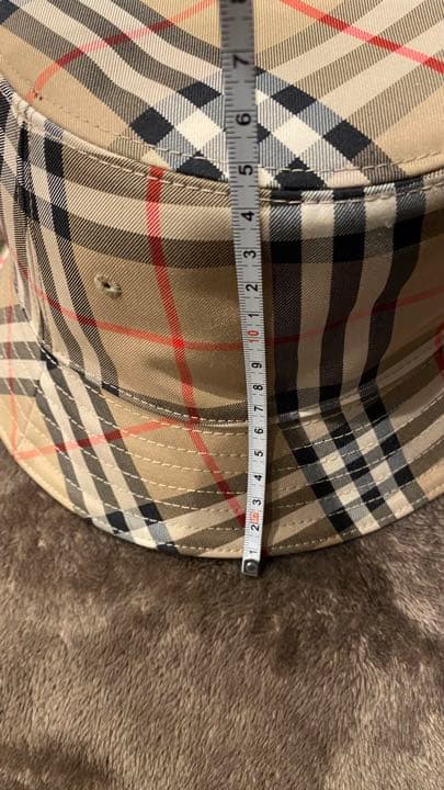 Burberryベージュチェックバケットハット