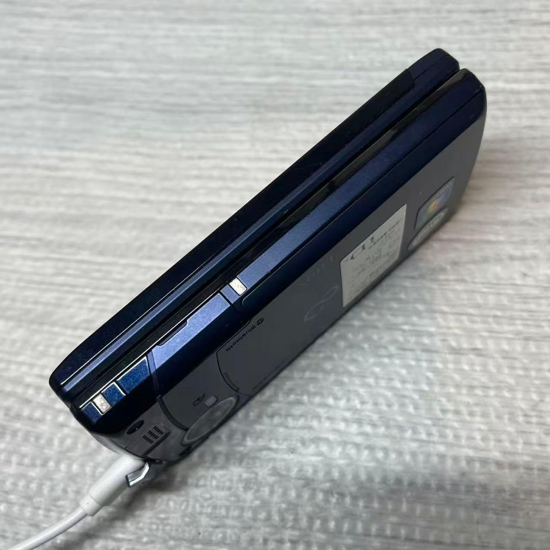 NTT docomo F-07C Windows 7搭載 QWERTYキーボード