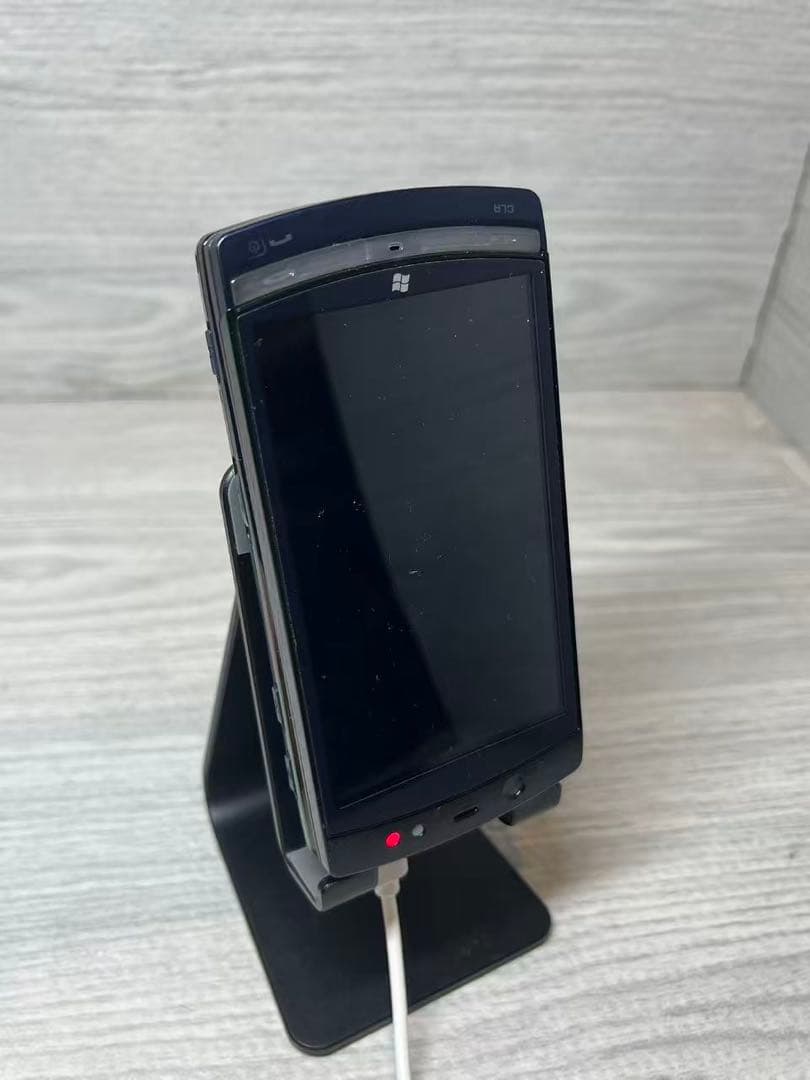 NTT docomo F-07C Windows 7搭載 QWERTYキーボード