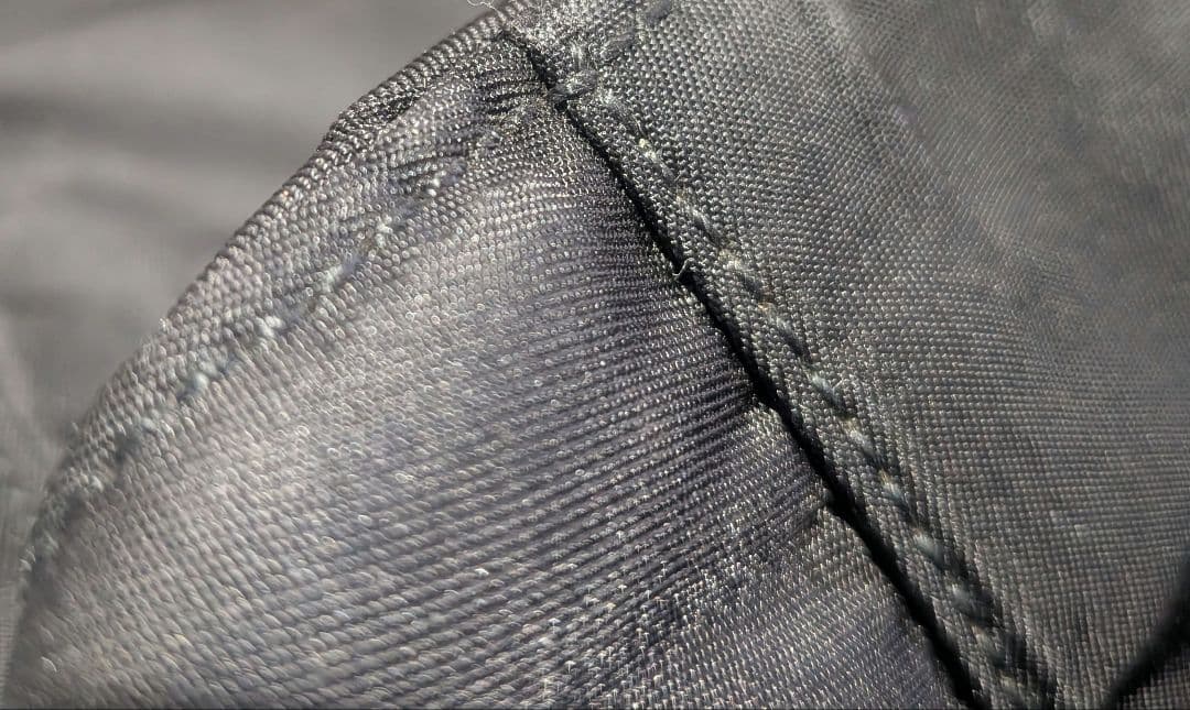 PRADA ブラック ナイロン トートバッグ　肩掛け可