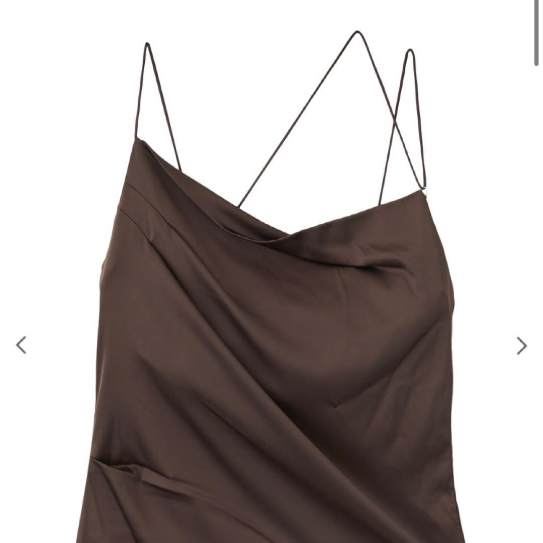 エメイン　カップインドレープサテンキャミソール