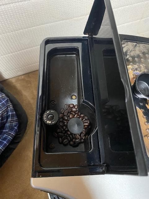 De'Longhi Magnifica エスプレッソマシン