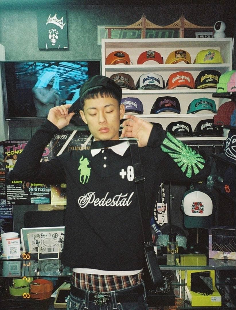 Pedestal ポロシャツdab brrrsos着用