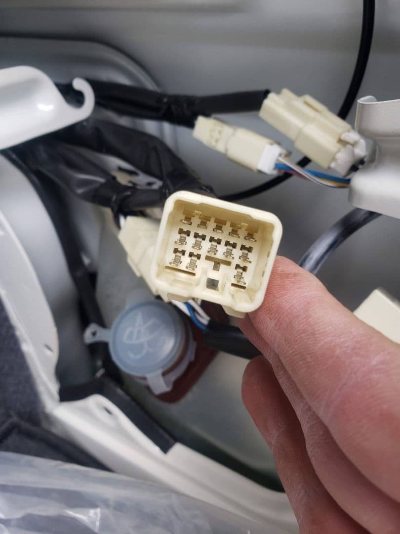再販ランクル70 (GRJ76K)4灯化キット