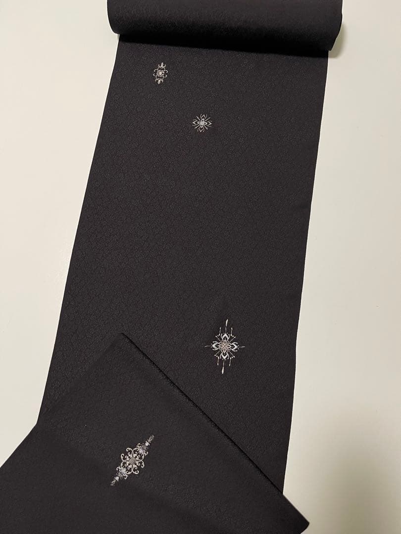 特選総刺繍飛び柄小紋着尺【総刺繍◆更紗紋意匠地】黒 ブラック