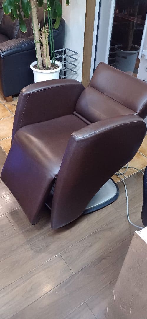 オオヒロ シャンプー電動椅子 クッション性も良◎