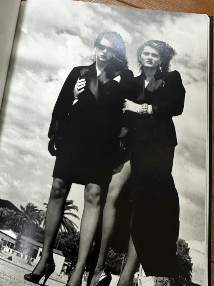 【48hSALE】 YVES SAINTLAURENTイメージとデザイン