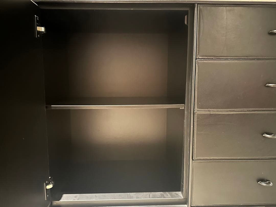 レザー/サイドボード