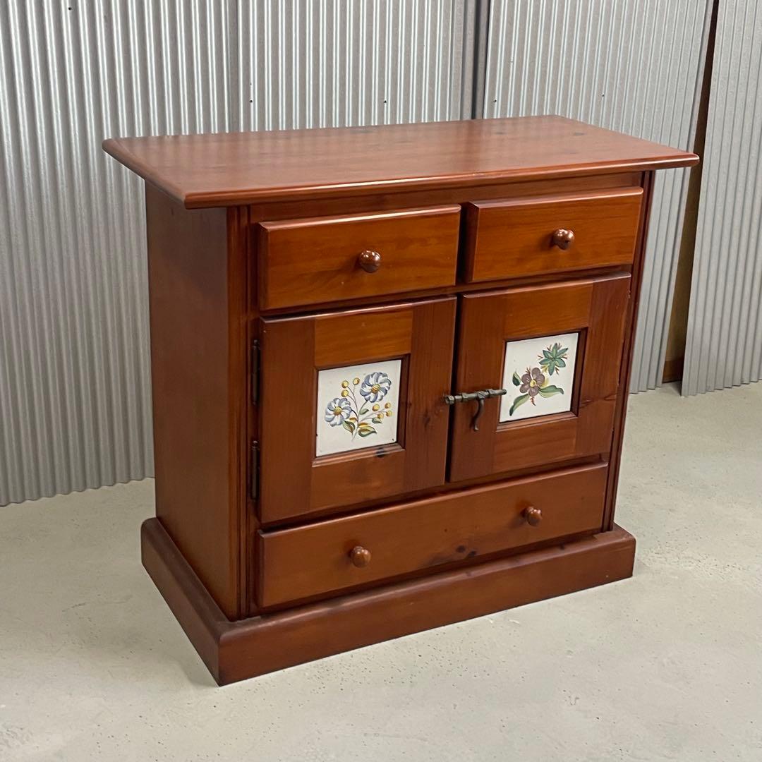 北欧カントリー＊花柄タイル 木製キャビネット　バレンシア風