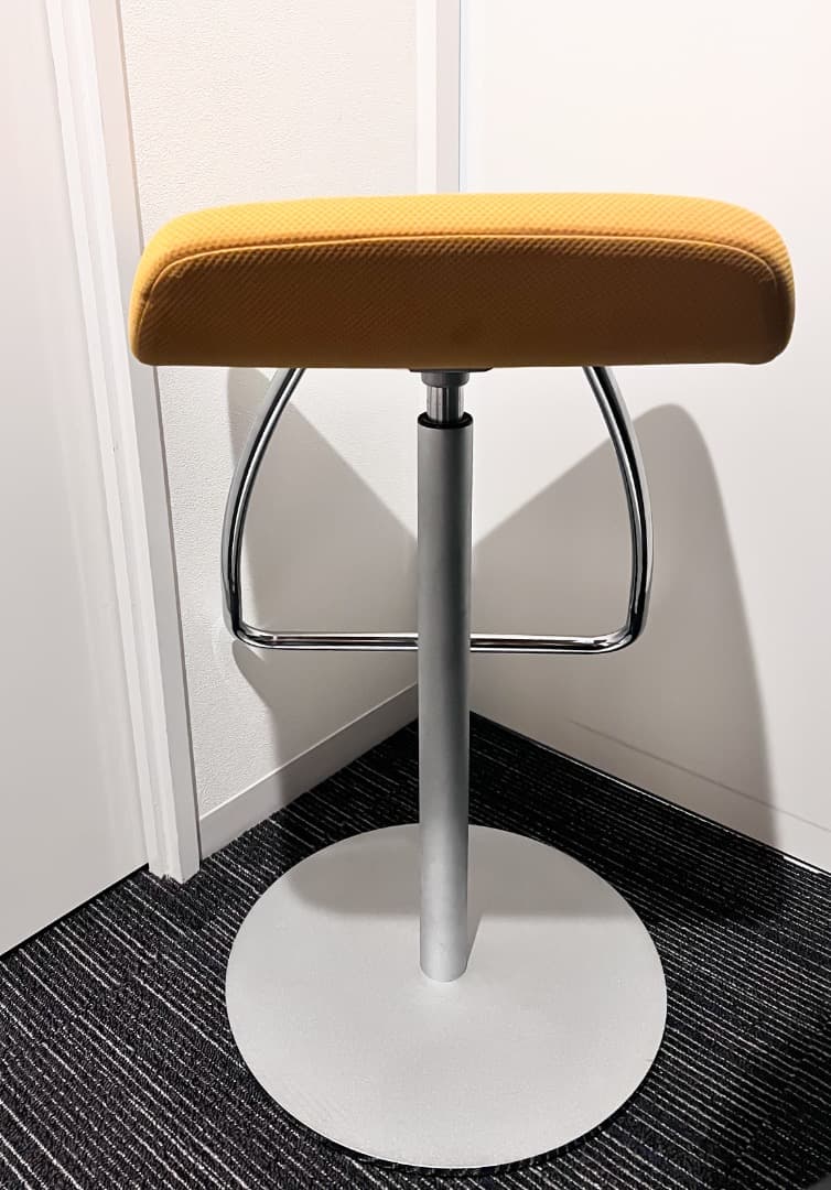 をとこ 　OKAMURAオカムラ Counter Chair