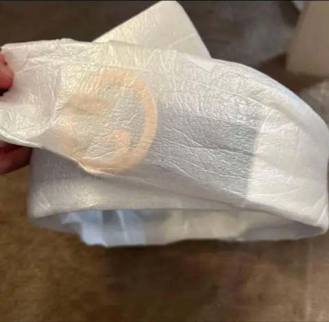 GUCCI ブラックレザーベルト Gロゴ