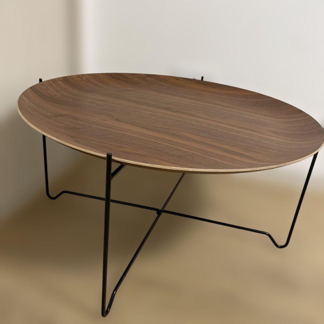 円形ウォールナット調センターテーブル