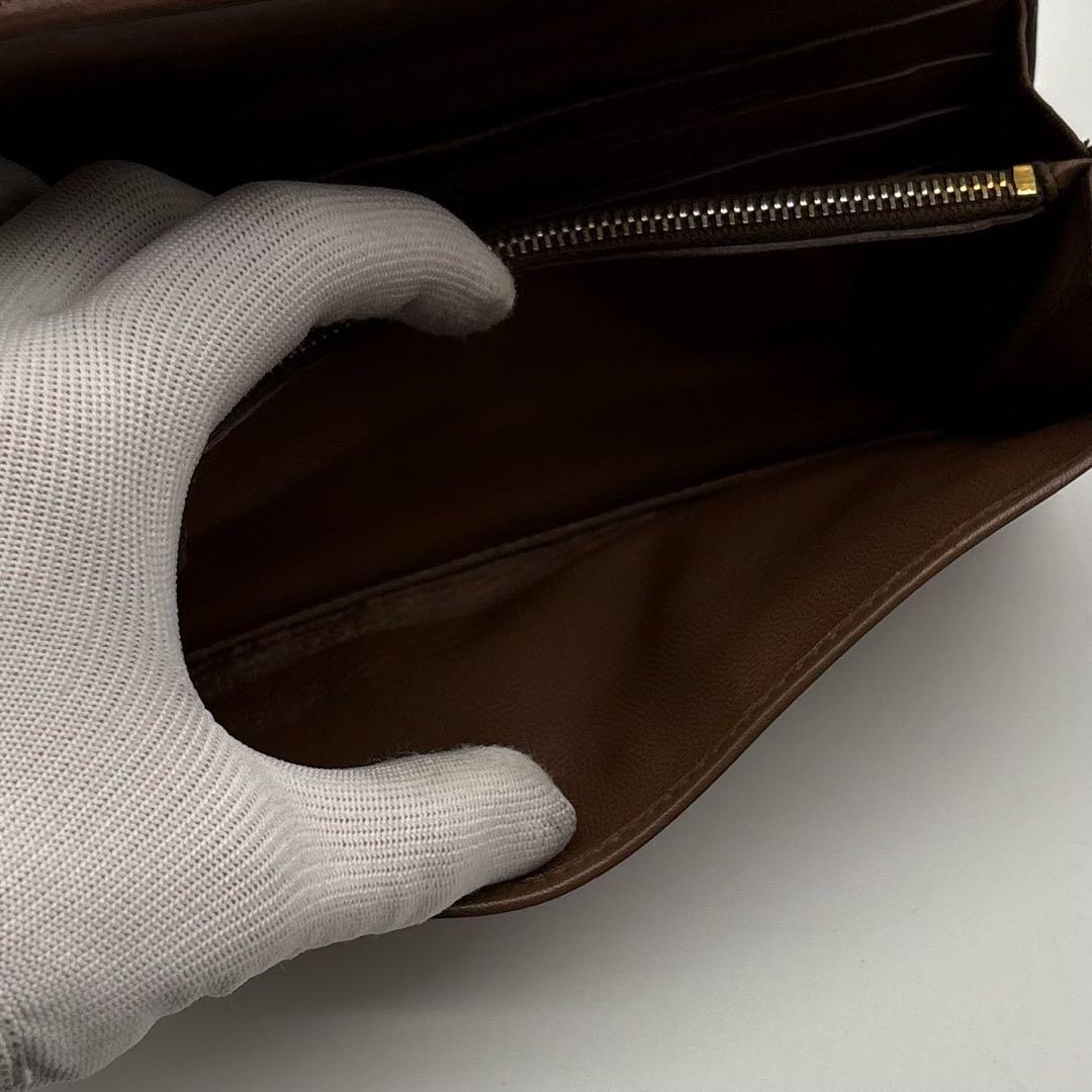 【美品】 付属品完備 PRADA レザー ギャザー 長財布 ロゴ金具 ベージュ