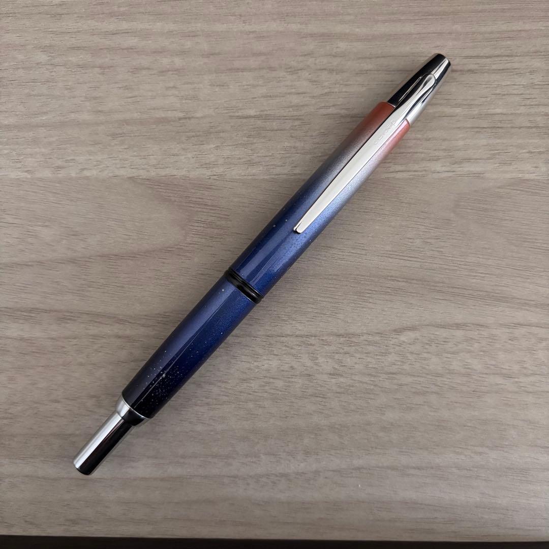 と*る様 【美品】パイロットキャップレスデシモ 20thモデル夜明けの星空Mニブ