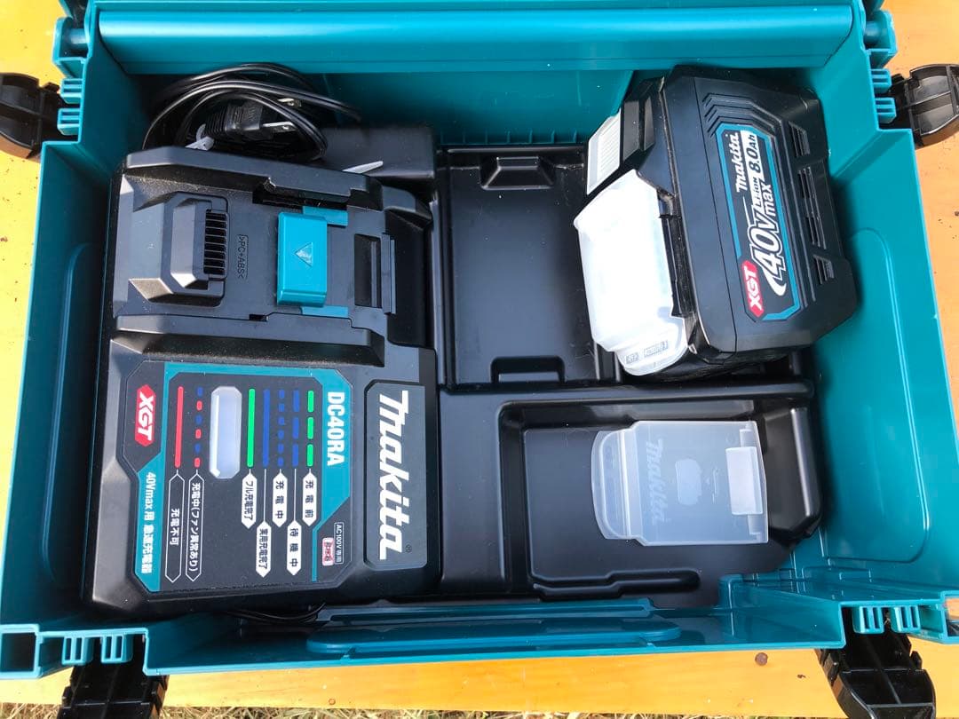 マキタ　急速充電器　草刈機　BL4080F DC40RA A-76043