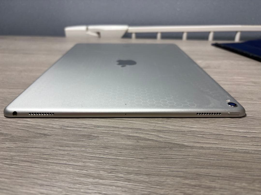 iPad Pro 12.9インチ（第2世代 ） 256GB　A1670