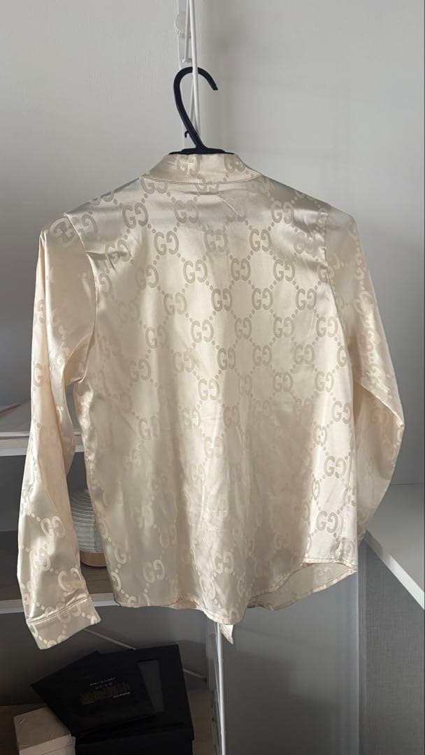 Gucci アイボリー GGロゴ　ブラウス　S 美品　早い者勝ち