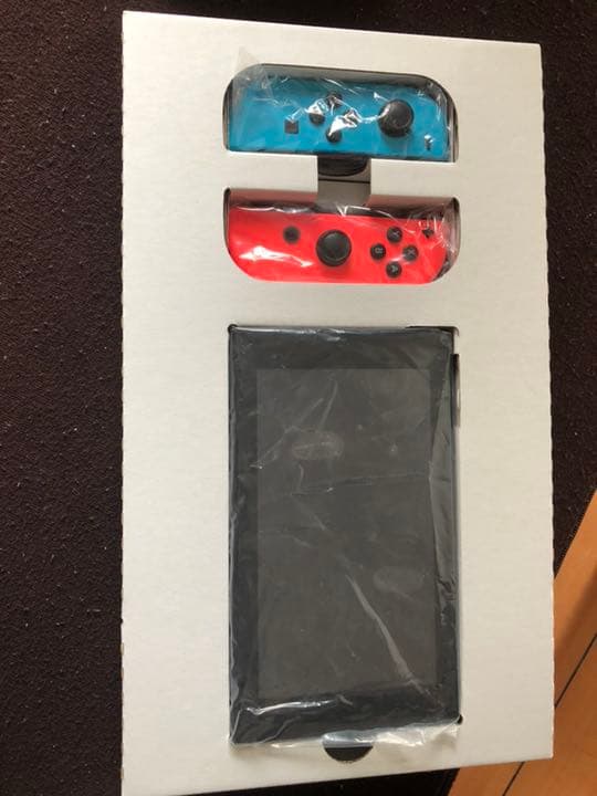 【箱、ジョイコン、ソフト、サプライ付き 値下げ可】Nintendo Switch